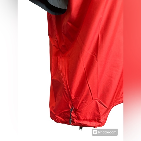 Nike Women’s Short Sleeve Softball WindShirt Scarlett Red - Picture 3 of 7